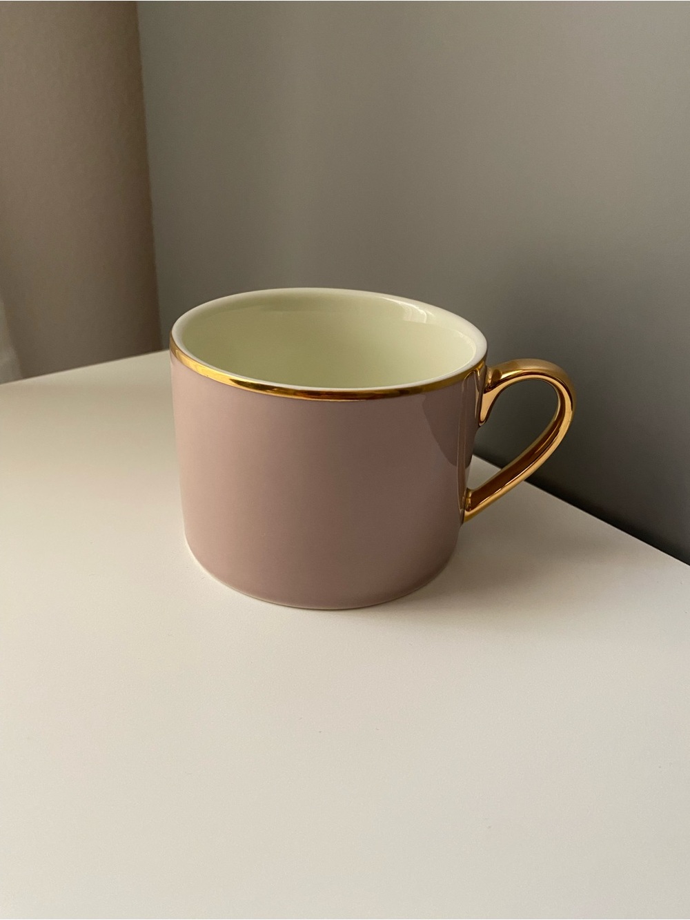 H&M PORCELAIN CUP PINK GOLD RIM NEW